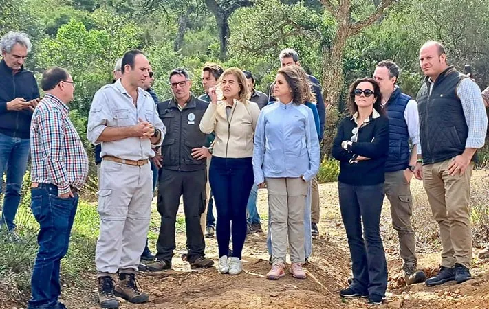 Rafa explicando al grupo